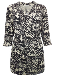 Tommy&Kate BLACK Printed Wrap Jersey Top - Plus Size 12/14 to 20/22 Tommy&Kate BLACK Printed Wrap Jersey Top - Plus Size 12/14 to 20/22