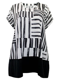 BLACK Stripe Print Color Block Jersey T-Shirt - Size 10/12 to 12/14 (S/M to M/L)